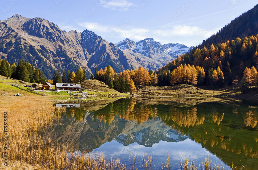 Fototapeta premium Der Duisitzkarsee mit der Fahrlechhütte