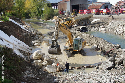 aménagement d'une rivière en cas de crue 