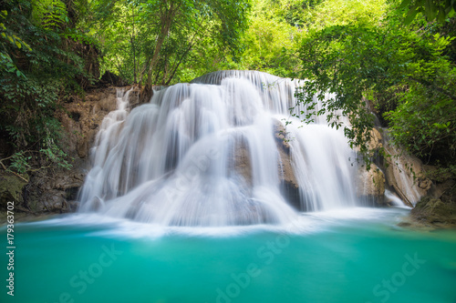 Fototapeta Naklejka Na Ścianę i Meble -  Huay Mae Kamin waterfall at Kanchanaburi, Thailand