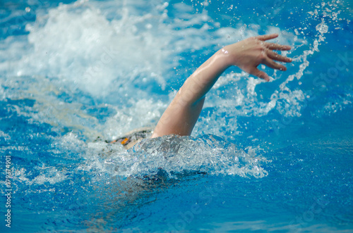 swimmer swims © Alexander