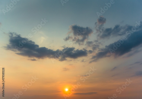 Fototapeta Naklejka Na Ścianę i Meble -  Nice sunset sky with clouds