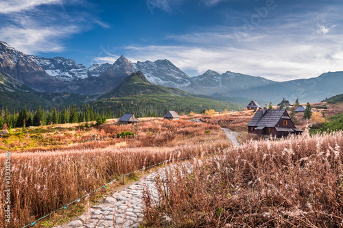 Fototapeta Naklejka Na Ścianę i Meble -  Wonderful path to the mountain valley in Tatras in Poland