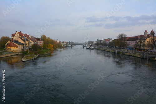 Stadtansicht in Regensburg, Blick von der Brücke