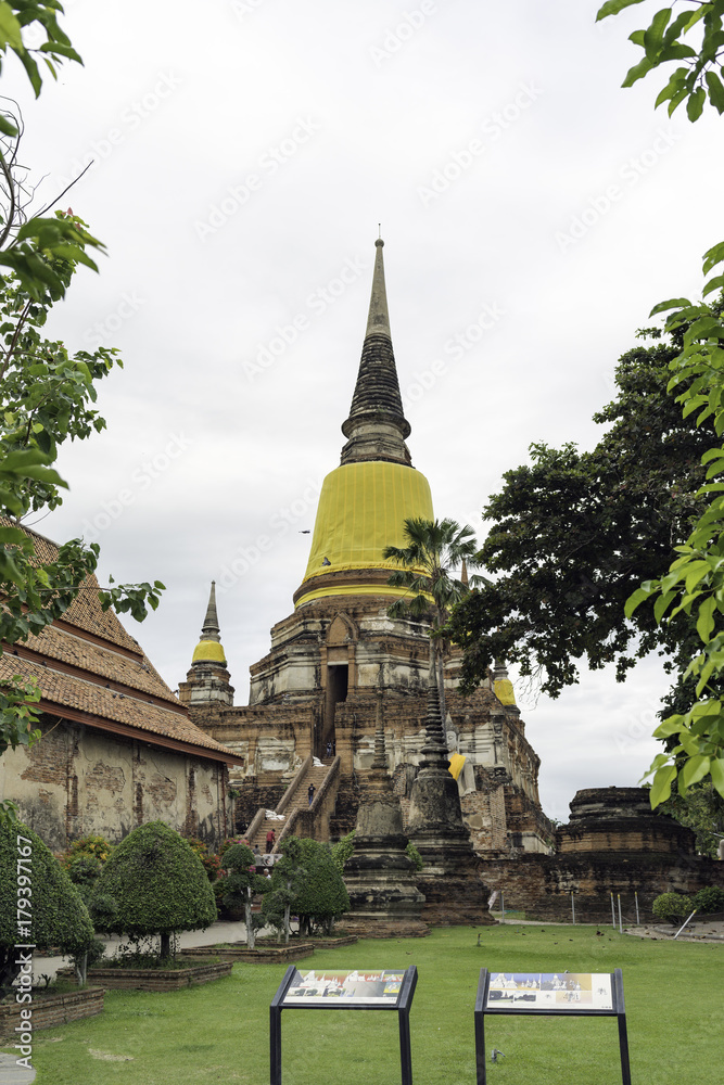 Fototapeta premium アユタヤの寺院