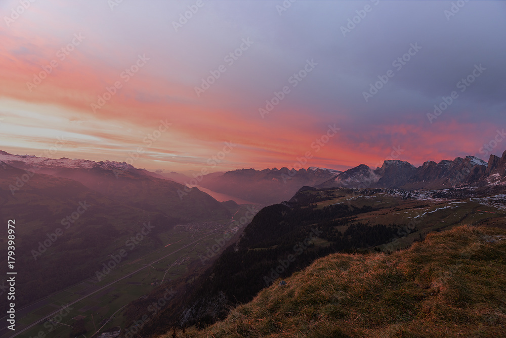 Fototapeta premium Lovely sunset in switzerland above the Lake