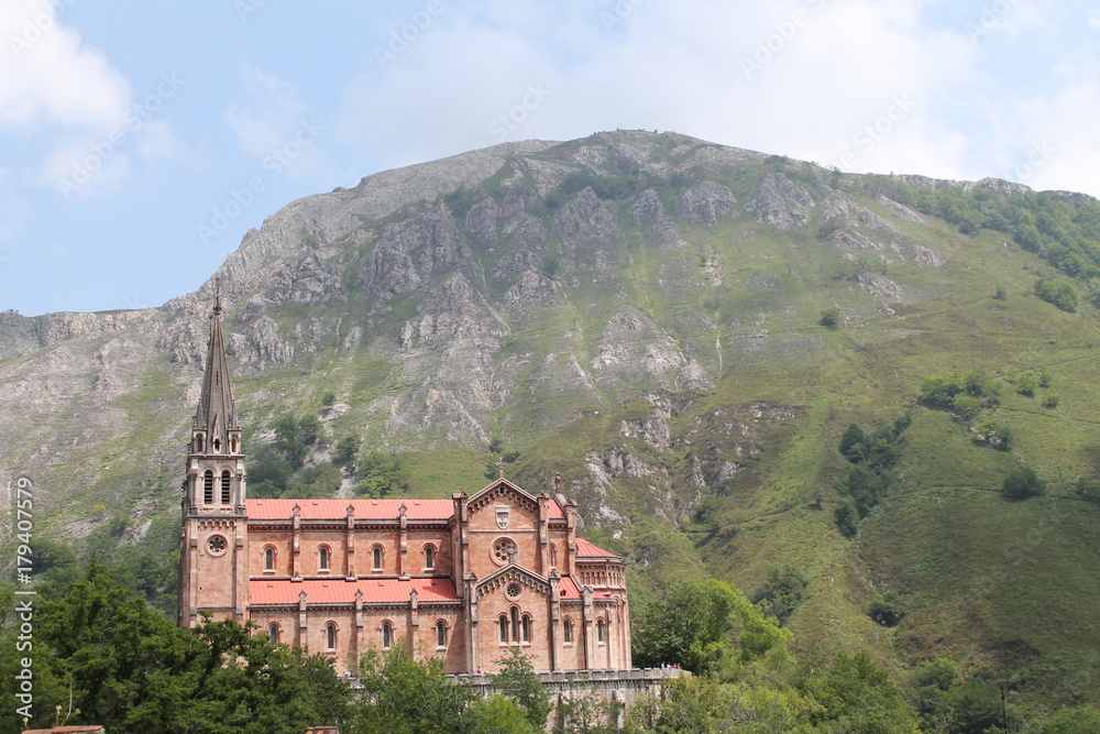 Basílica de Santa María la Real de Covadonga, Asturias, España