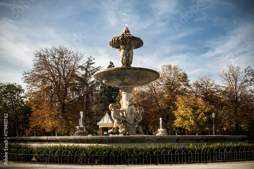 Fontana in autunno