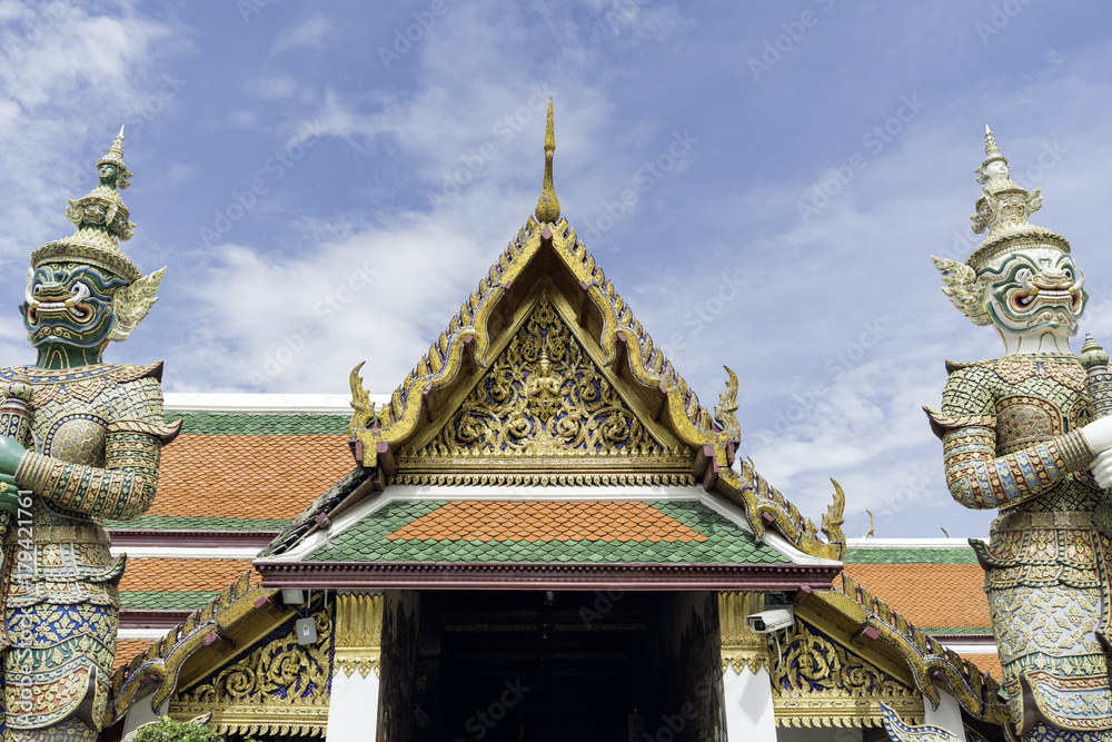 タイの王宮寺院
