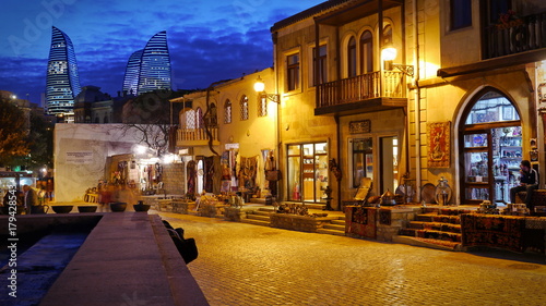 Baku Altstadt bei Nacht 2