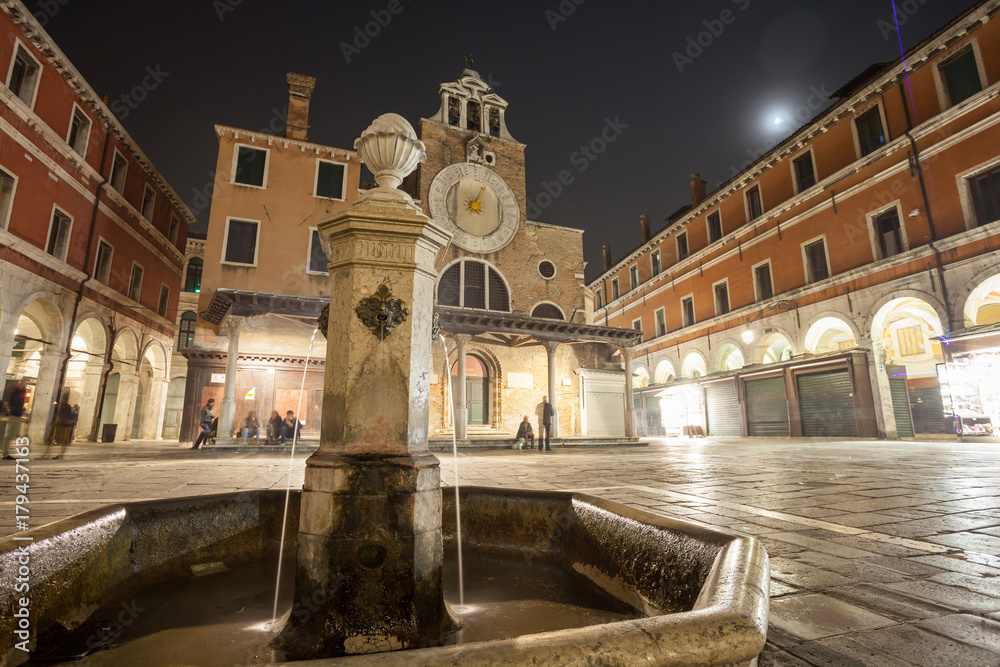 Brunnen auf dem Mercato di Rialto, Venedig