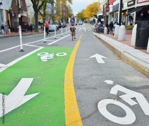 Fotografie Two-Way Protected Bike Lanes, City Street