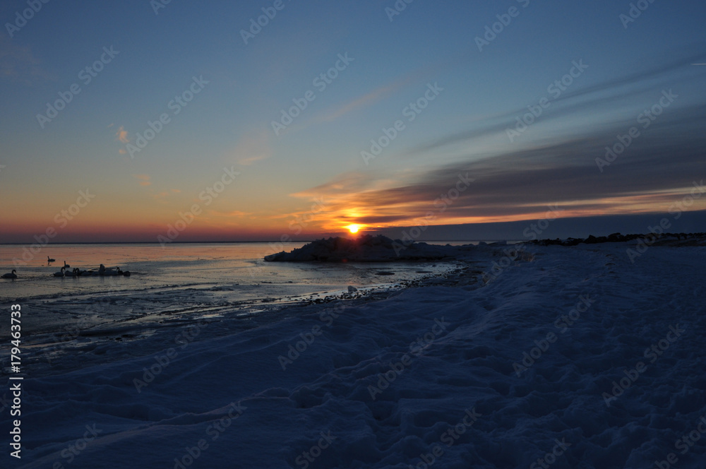Fototapeta premium Sonnenuntergang im Winter