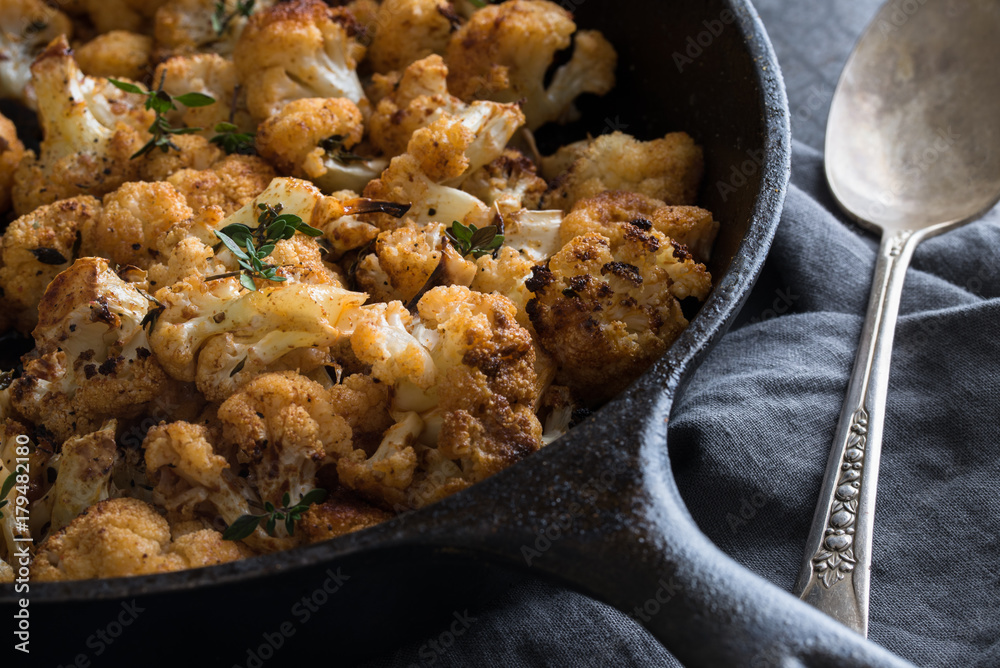 Roasted Cauliflower in a CastIron Skillet StockFoto Adobe Stock