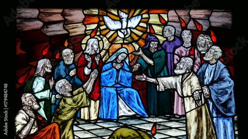 Fotografie Vetrata interno del santuario della Madonna della Corona
