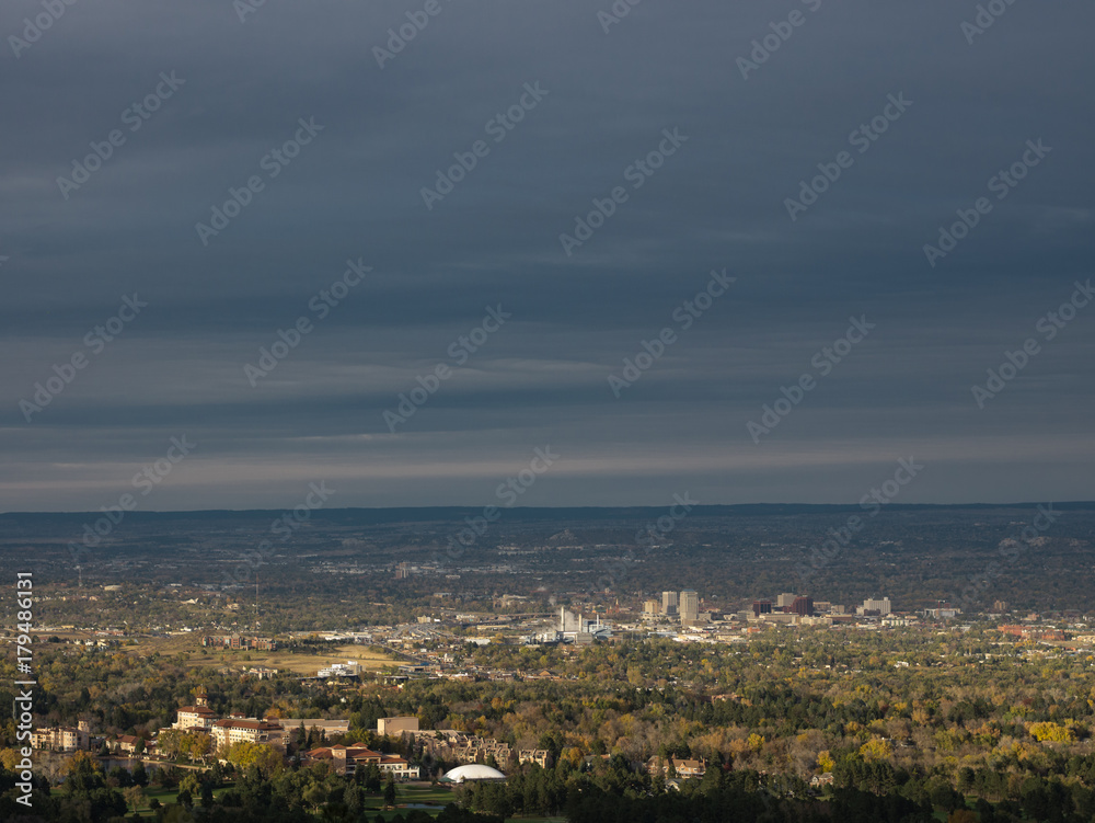 Fototapeta premium Downtown Colorado Springs and the Broadmoor