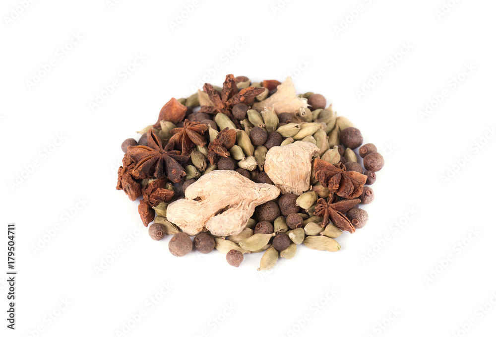 Obraz premium Spices for mulled wine isolated on white background. Cardamom, star anise, ginger. Dry spices