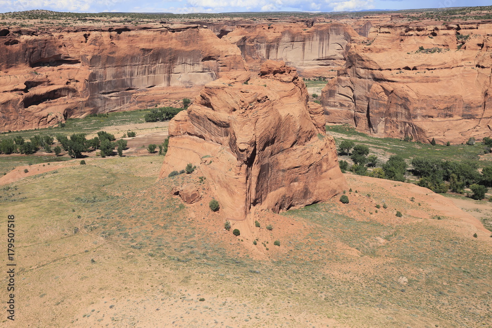 Fototapeta premium キャニオン・デ・シェイ国定公園の自然景観