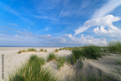 Nordsee, Strand auf Langenoog: Dünen, Meer, Entspannung, Ruhe, Erholung, Ferien, Urlaub, Glück, Freude,Meditation :)
