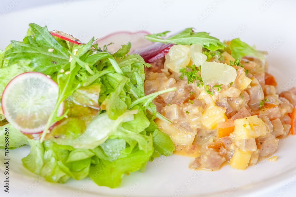 salade de la mer, carpaccio de poisson cru à la tahitienne salade de la mer, carpaccio de poisson cru à la tahitienne