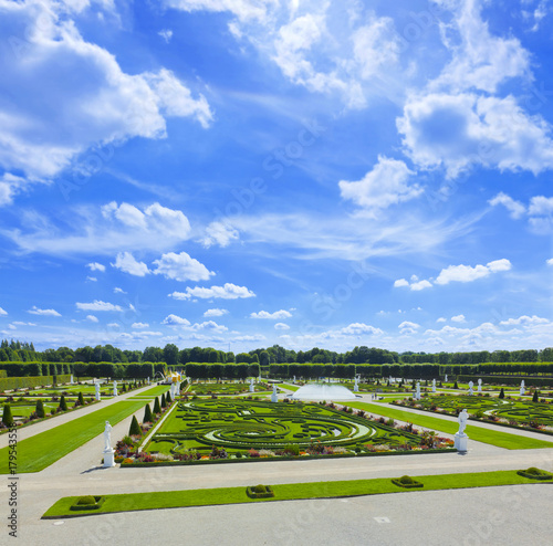 Schlosspark der Herrenhäuser Gärten, Glockenfontäne, Broderiemuster, großer Garten © Composer