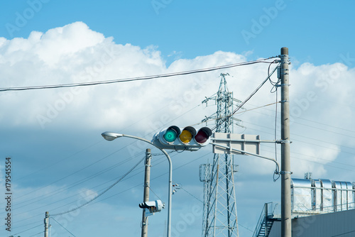 信号機と青空