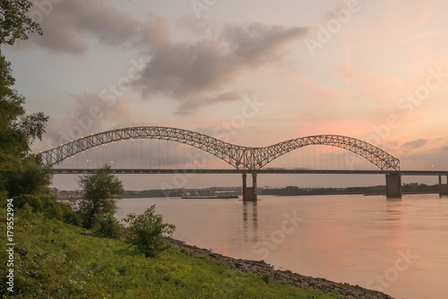 Hernando Desoto Bridge photo