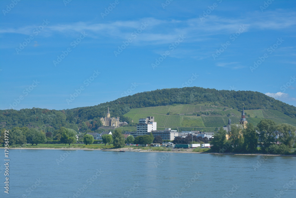 Blick auf den Kurort Bad Hönningen am Rhein im Mittelrheintal,Rheinland-Pfalz,Deutschland