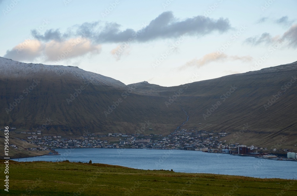 フェロー諸島 Faroe Islands エストゥロイ島 エストロイ島 Eysturoy Island フグラフィヨルドゥル Fuglafjørður