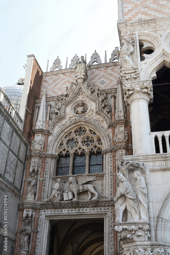 Fototapeta premium dogenpalast in venedig 