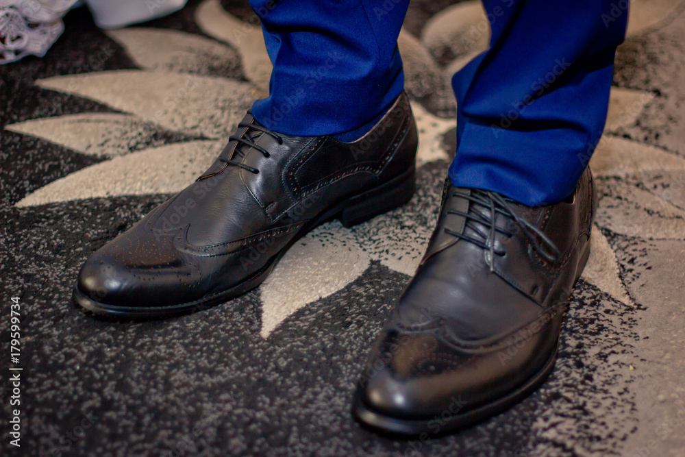 Groom's shoes