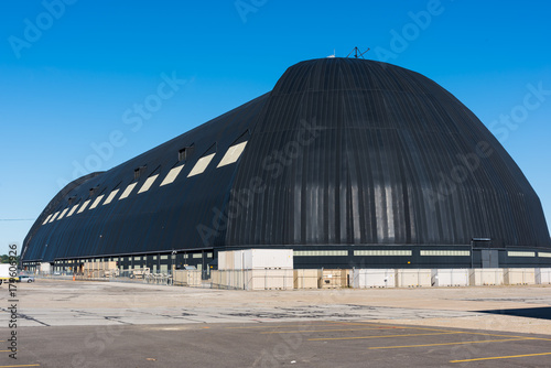 Bild auf Leinwand Historical Goodyear Airdock
