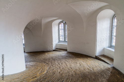 Fotografie Spiral ramp of the Round tower in Copenhagen, Denmark