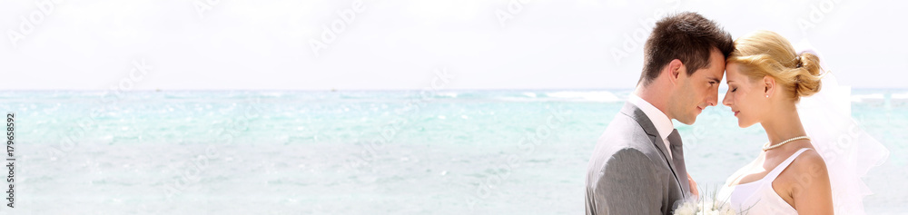Bride and groom on a romantic moment - banner template web Bride and groom on a romantic moment - banner template web
