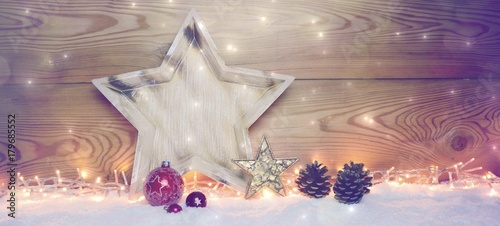 Rustikaler Weihnachtshinter...