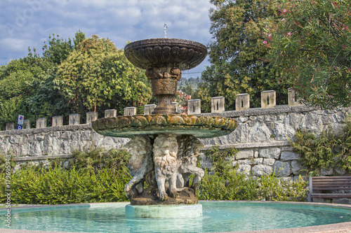 Brunnen in Garda photo