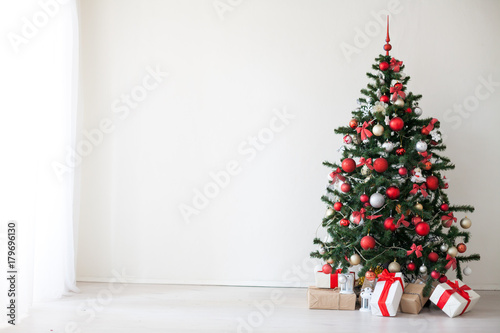 Christmas Decor white room new year tree gifts