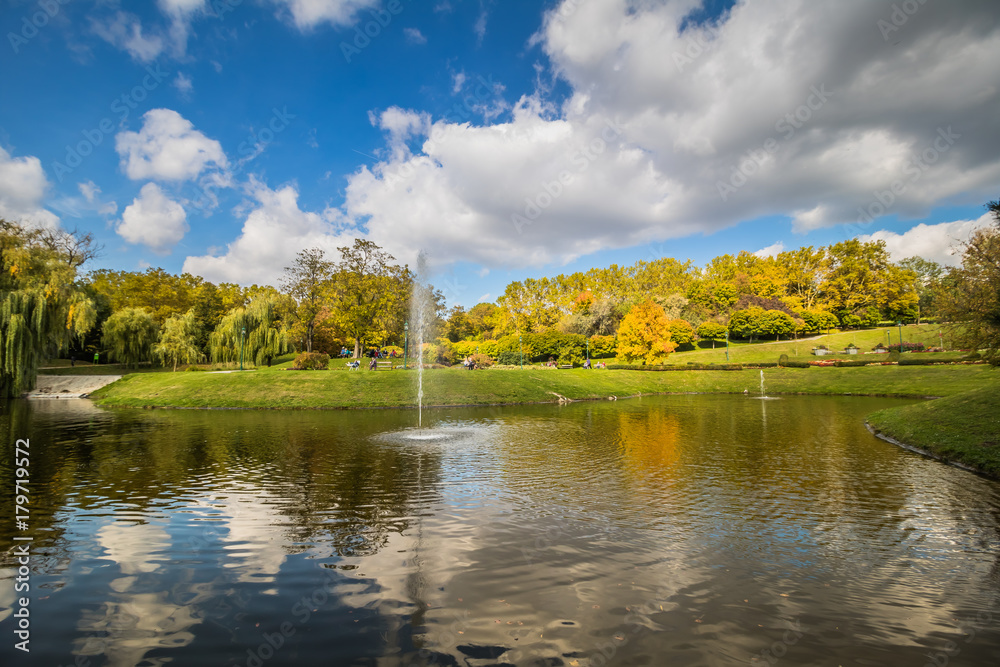 Naklejka premium Herbst in Kurpark Oberlaa in Wien