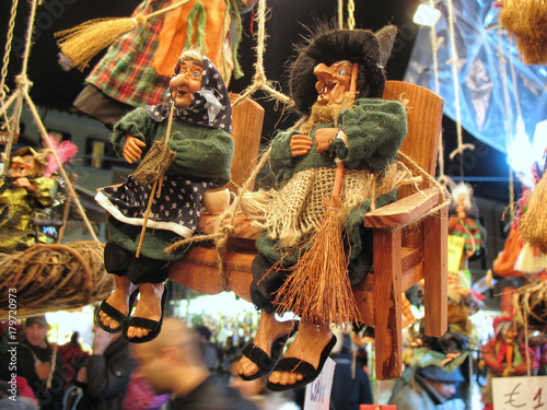 Mercatino di Natale. Befana. Italia