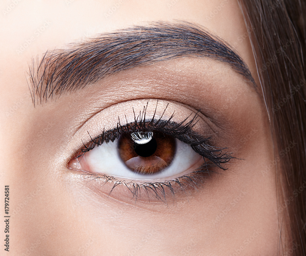 Naklejka premium Woman eye make-up