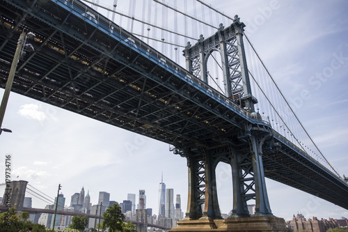 Fototapeta Naklejka Na Ścianę i Meble -  Manhattan Bridge in New York City