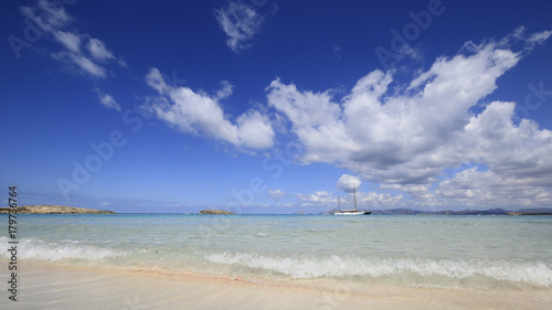 Panorama auf das blaue Meer