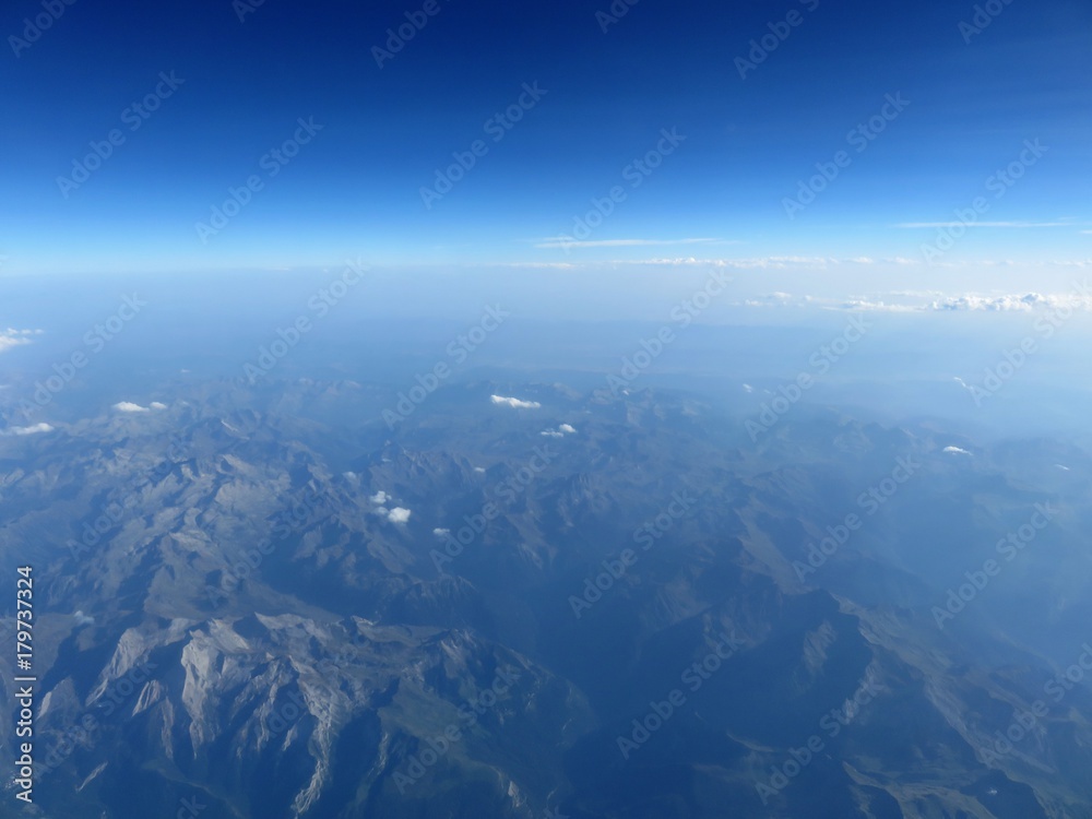 Montagnes Pyrénées vue d'avion