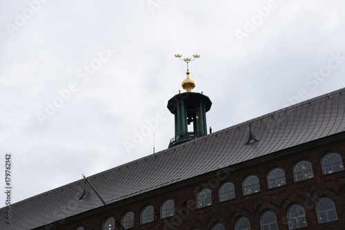 Stockholms stadshus, Stadtregierung, Statue, Gold, Säule, Regierung, Stadtparlament, Insel, Kungholmen, Riddarfjärden, Turm, Altstadt, Stadtzentrum, Stadthausturm photo