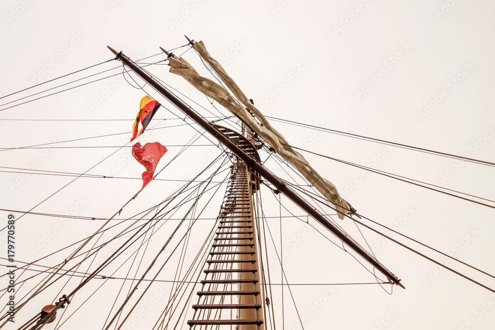 Fototapeta premium Segelmast und Flaggen