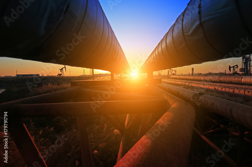 Oil pipeline, industrial equipment © pdm