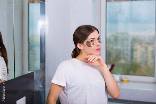 Free Download Woman with hydrogel eye patches - GFXLoad