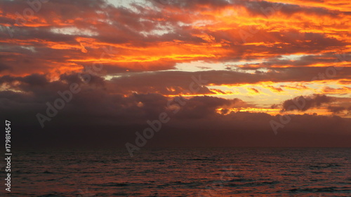 Fototapeta Naklejka Na Ścianę i Meble -  Maui Sunset