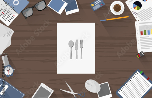 Besteck - Restaurant - Dokument auf Schreibtisch
