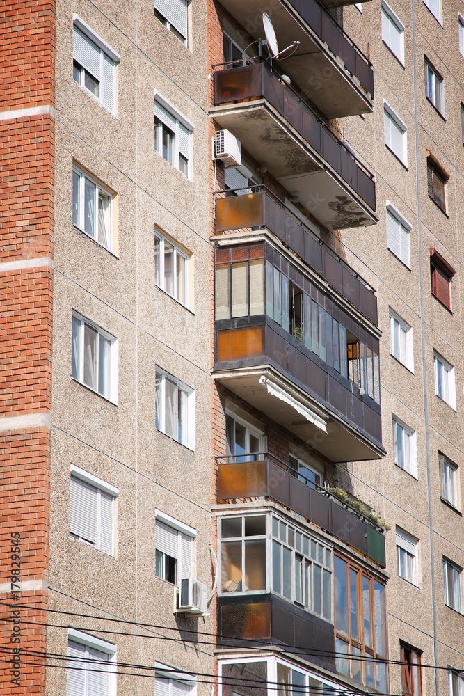 Naklejka premium Generic apartment building