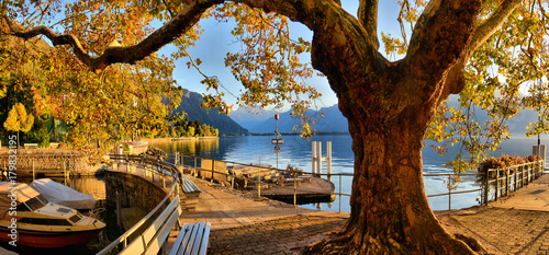 Fotografiet Pier at Geneva Lake in Montreux Vaud canton Switzerlandof  in autumn